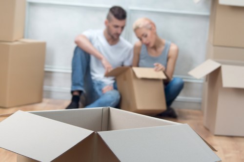 Local packing support for flats and apartments near Kingscross Station